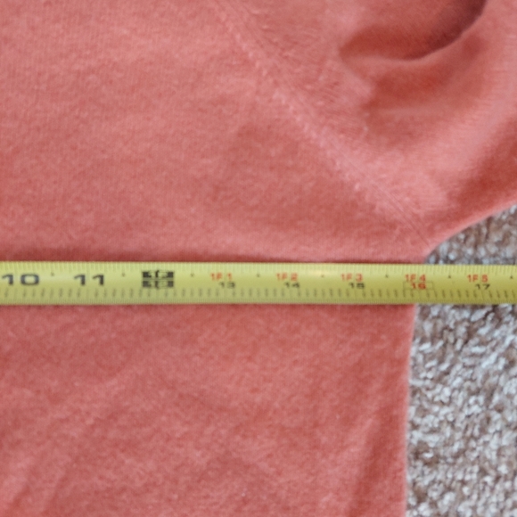 Garnet Hill Womens Shirttail Cashmere Long Sleeve Sweater Size Small - Picture 8 of 10